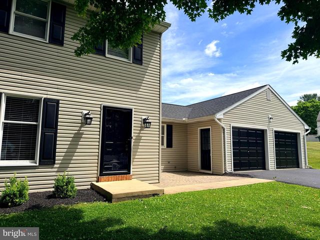 23 SHERRARD DR, Willow Street, PA 17584