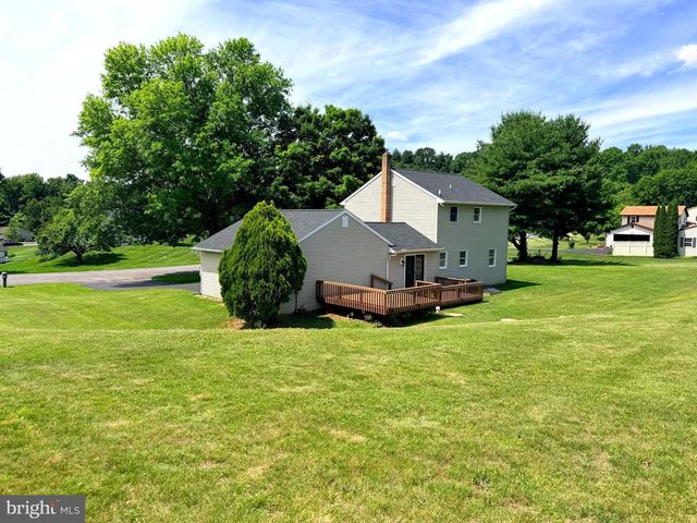 23 SHERRARD DR, Willow Street, PA 17584