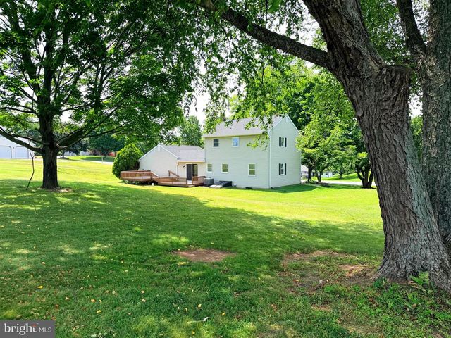 23 SHERRARD DR, Willow Street, PA 17584