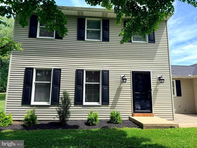23 SHERRARD DR, Willow Street, PA 17584
