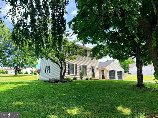 23 SHERRARD DR, Willow Street, PA 17584