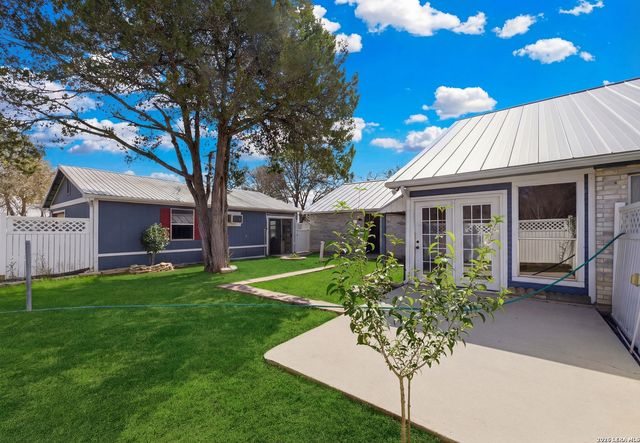 1323 Mary Preiss, New Braunfels, TX 78132