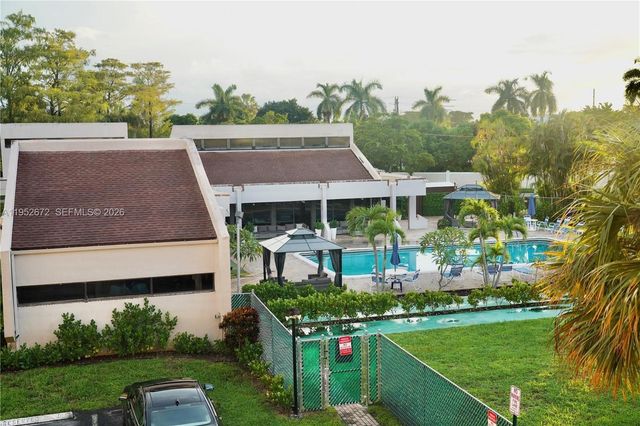 2551 Aragon Blvd 310, Sunrise, FL 33322