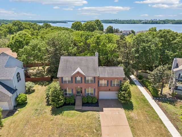 105 Hampton Ct, Hendersonville, TN 37075