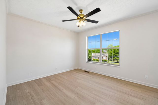 105 Hampton Ct, Hendersonville, TN 37075