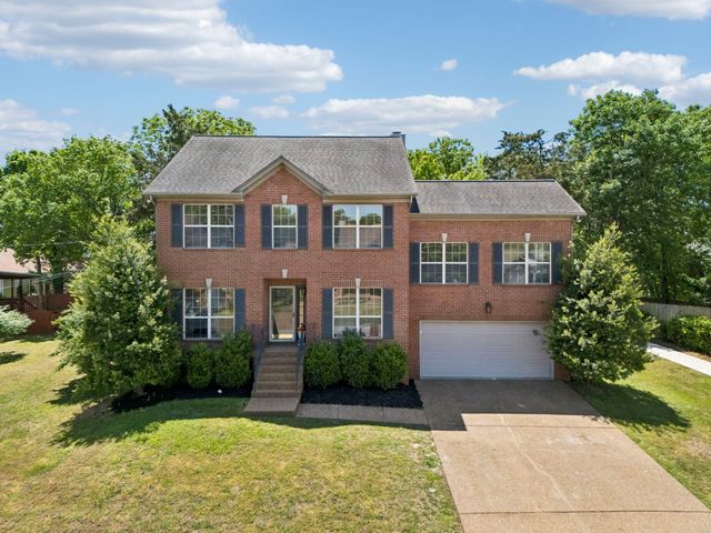 105 Hampton Ct, Hendersonville, TN 37075
