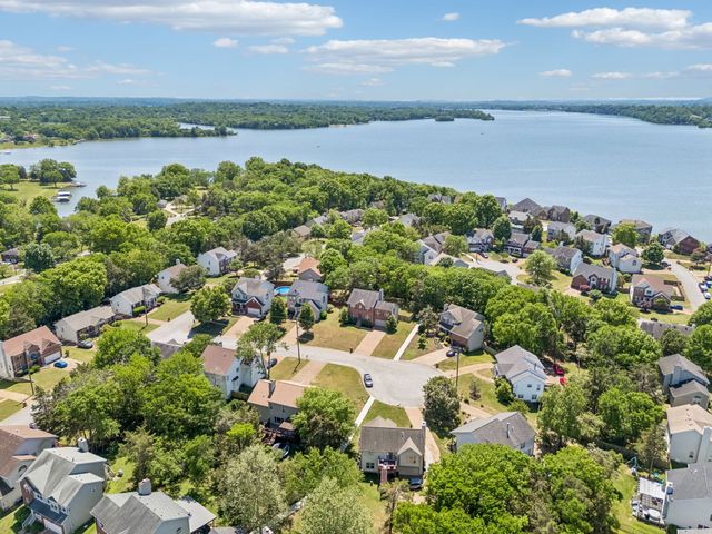 105 Hampton Ct, Hendersonville, TN 37075