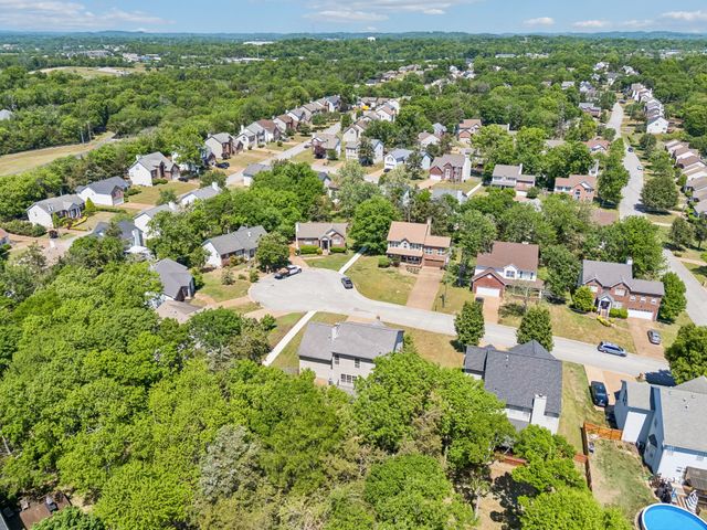 105 Hampton Ct, Hendersonville, TN 37075