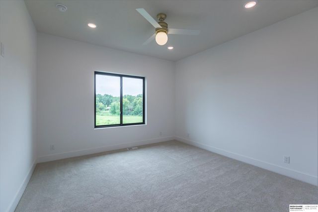18213 Sycamore Drive, Gretna, NE 68028