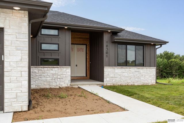 18213 Sycamore Drive, Gretna, NE 68028