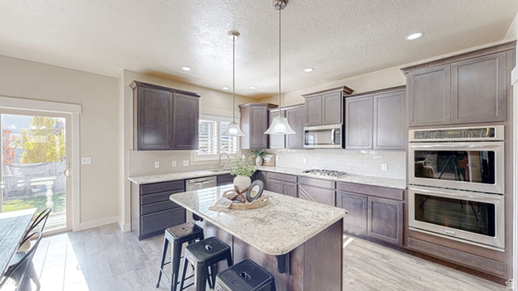 Image 5 of property listing at 368 E 700 N, Springville, UT 84663