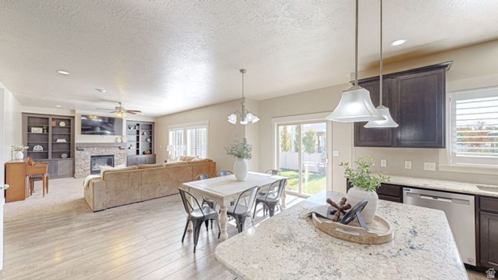 Image 6 of property listing at 368 E 700 N, Springville, UT 84663