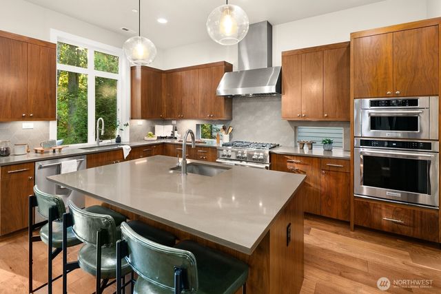 11975 159th Avenue NE, Redmond, WA 98052