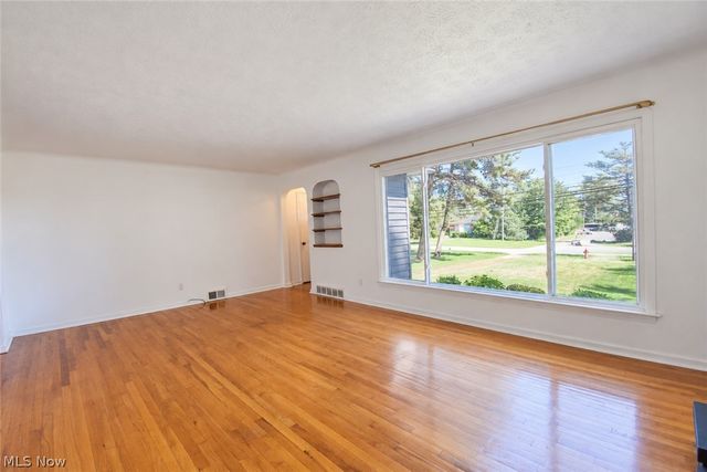11924 Abbey Road, North Royalton, OH 44133