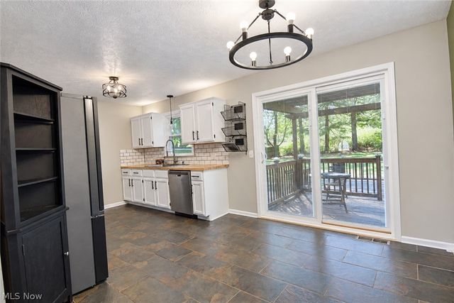 11924 Abbey Road, North Royalton, OH 44133