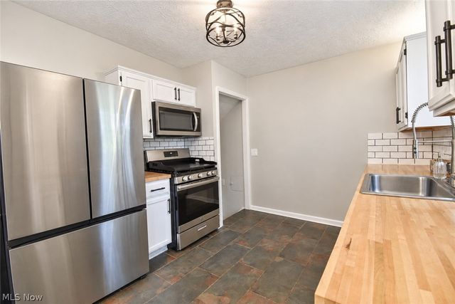11924 Abbey Road, North Royalton, OH 44133
