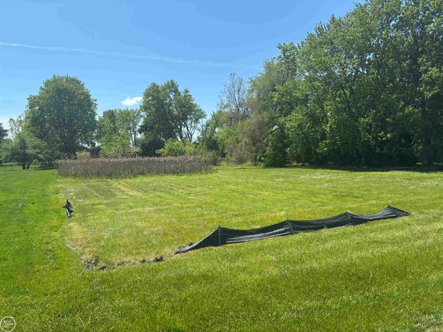 23100 Jamison Drive, Macomb, MI 48042