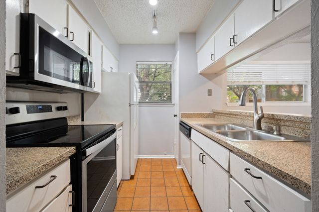 4211 Holland Avenue 105, Dallas, TX 75219