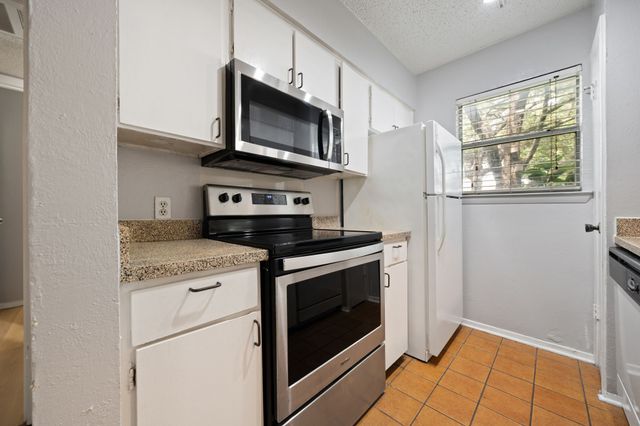 4211 Holland Avenue 105, Dallas, TX 75219