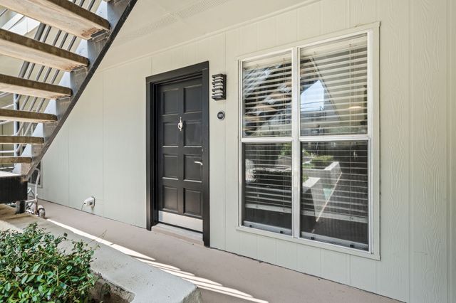 4211 Holland Avenue 105, Dallas, TX 75219