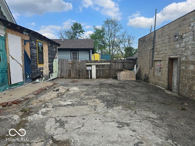 3523 E 10th Street, Indianapolis, IN 46201