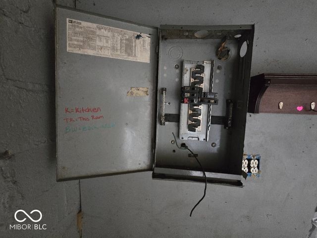 3523 E 10th Street, Indianapolis, IN 46201