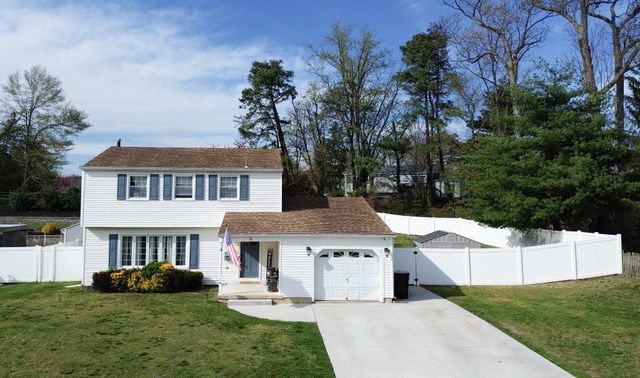 30 CEDAR CREEK DR, Laurel Springs, NJ 08021