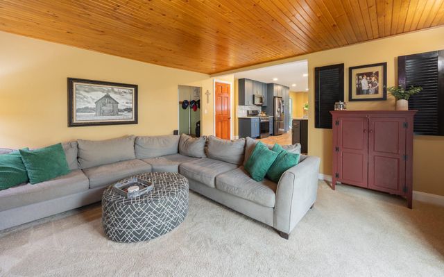 30 CEDAR CREEK DR, Laurel Springs, NJ 08021