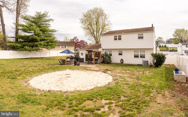 30 CEDAR CREEK DR, Laurel Springs, NJ 08021