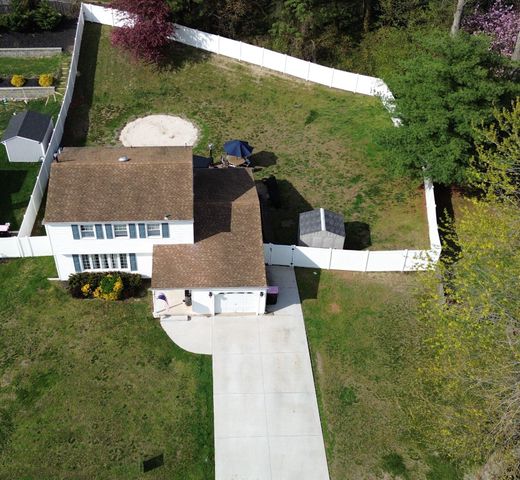 30 CEDAR CREEK DR, Laurel Springs, NJ 08021