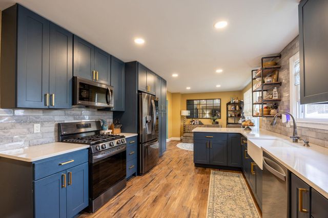 30 CEDAR CREEK DR, Laurel Springs, NJ 08021