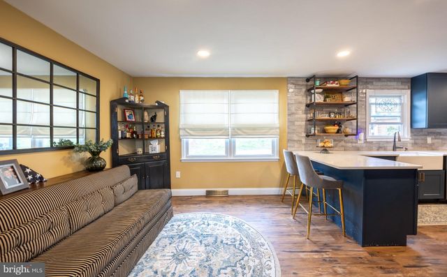 30 CEDAR CREEK DR, Laurel Springs, NJ 08021
