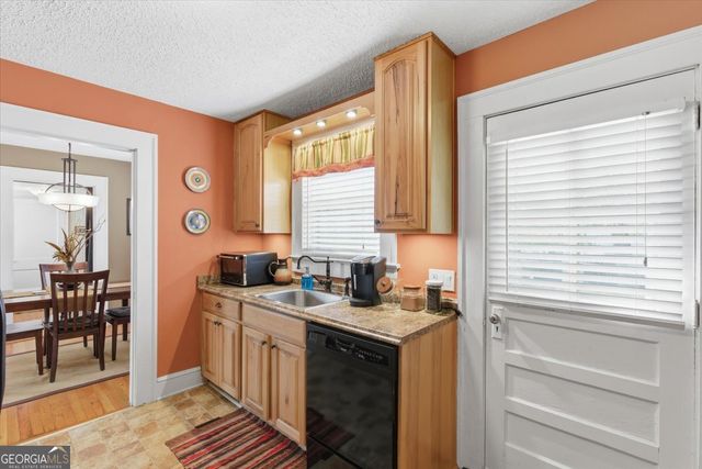 305 N Cave Spring Street, Cedartown, GA 30125