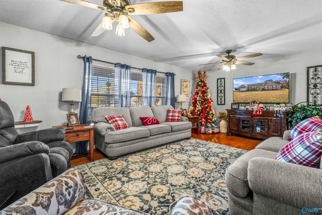 920 County Road 414, Centre, AL 35960