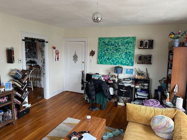 38 Day 25, Somerville, MA 02144