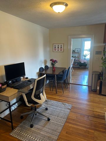 38 Day 25, Somerville, MA 02144