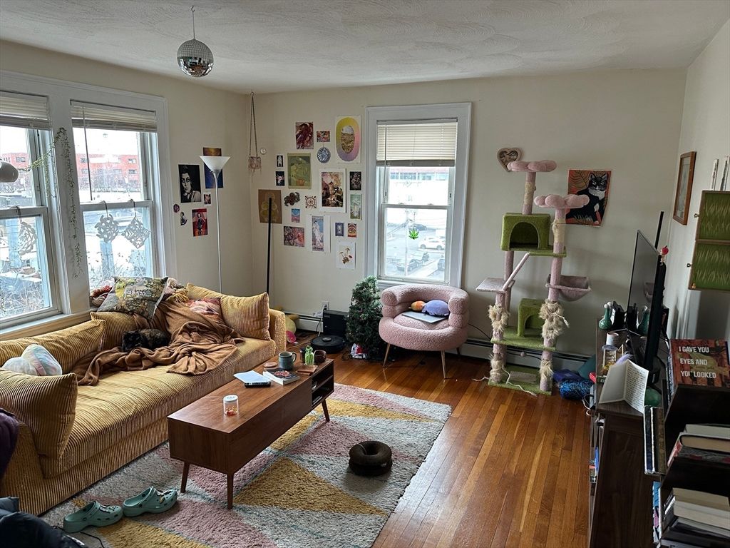 38 Day 25, Somerville, MA 02144