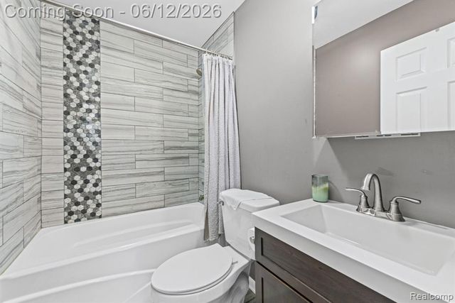 18525 Hinton Street, Riverview, MI 48193