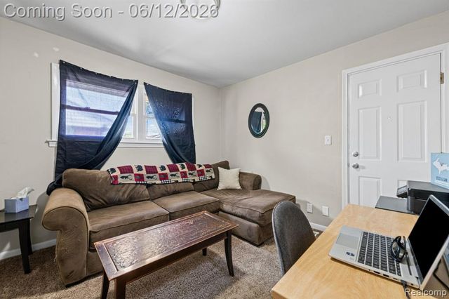 18525 Hinton Street, Riverview, MI 48193