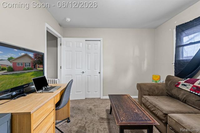 18525 Hinton Street, Riverview, MI 48193