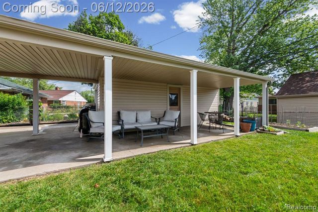 18525 Hinton Street, Riverview, MI 48193