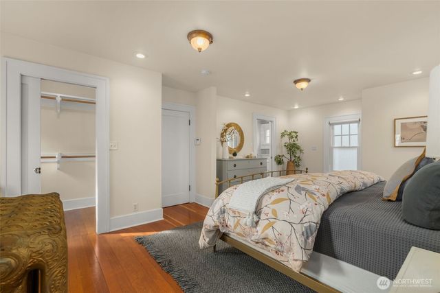 5241 16th Avenue NE, Seattle, WA 98105