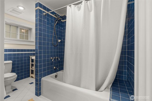 5241 16th Avenue NE, Seattle, WA 98105