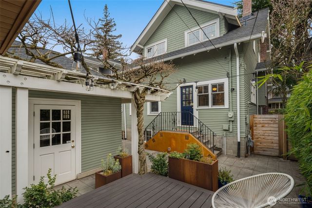 5241 16th Avenue NE, Seattle, WA 98105