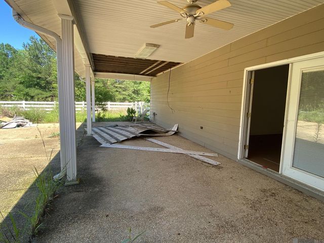 8945 Peterson Rd, St Francisville, LA 70775