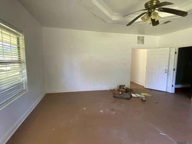 8945 Peterson Rd, St Francisville, LA 70775