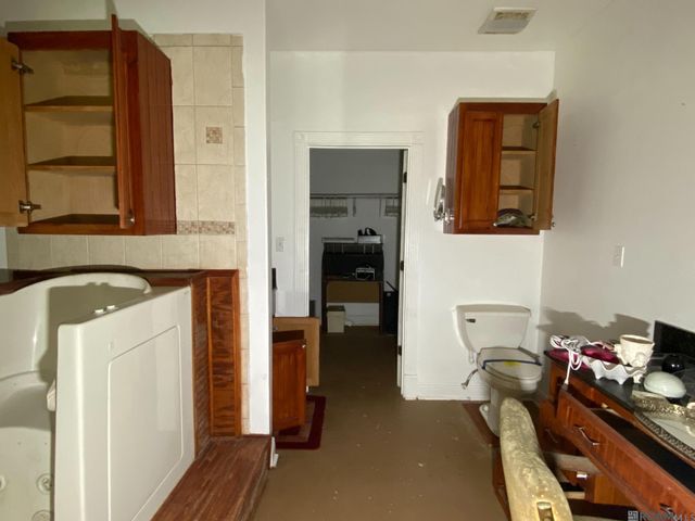8945 Peterson Rd, St Francisville, LA 70775