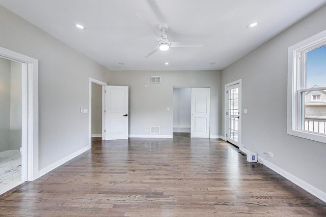 4305 N Mobile Avenue, Chicago, IL 60634