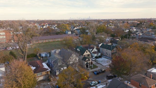 4305 N Mobile Avenue, Chicago, IL 60634