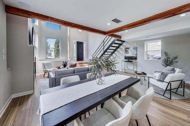 4305 N Mobile Avenue, Chicago, IL 60634